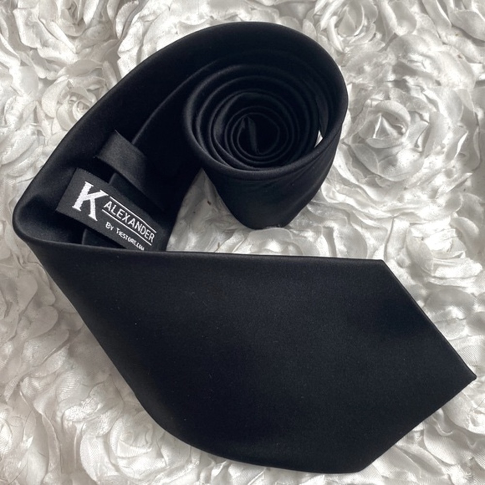 3/$30 New K. Alexander mens black tie